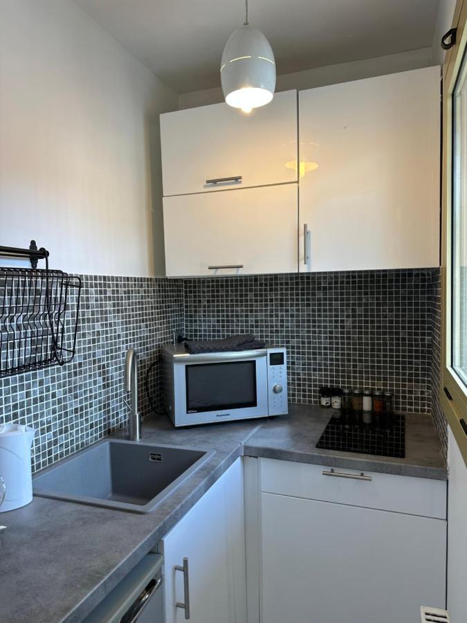 Spacieux Studio A Golfe Juan 2 Minutes Des Plages Vallauris Eksteriør bilde